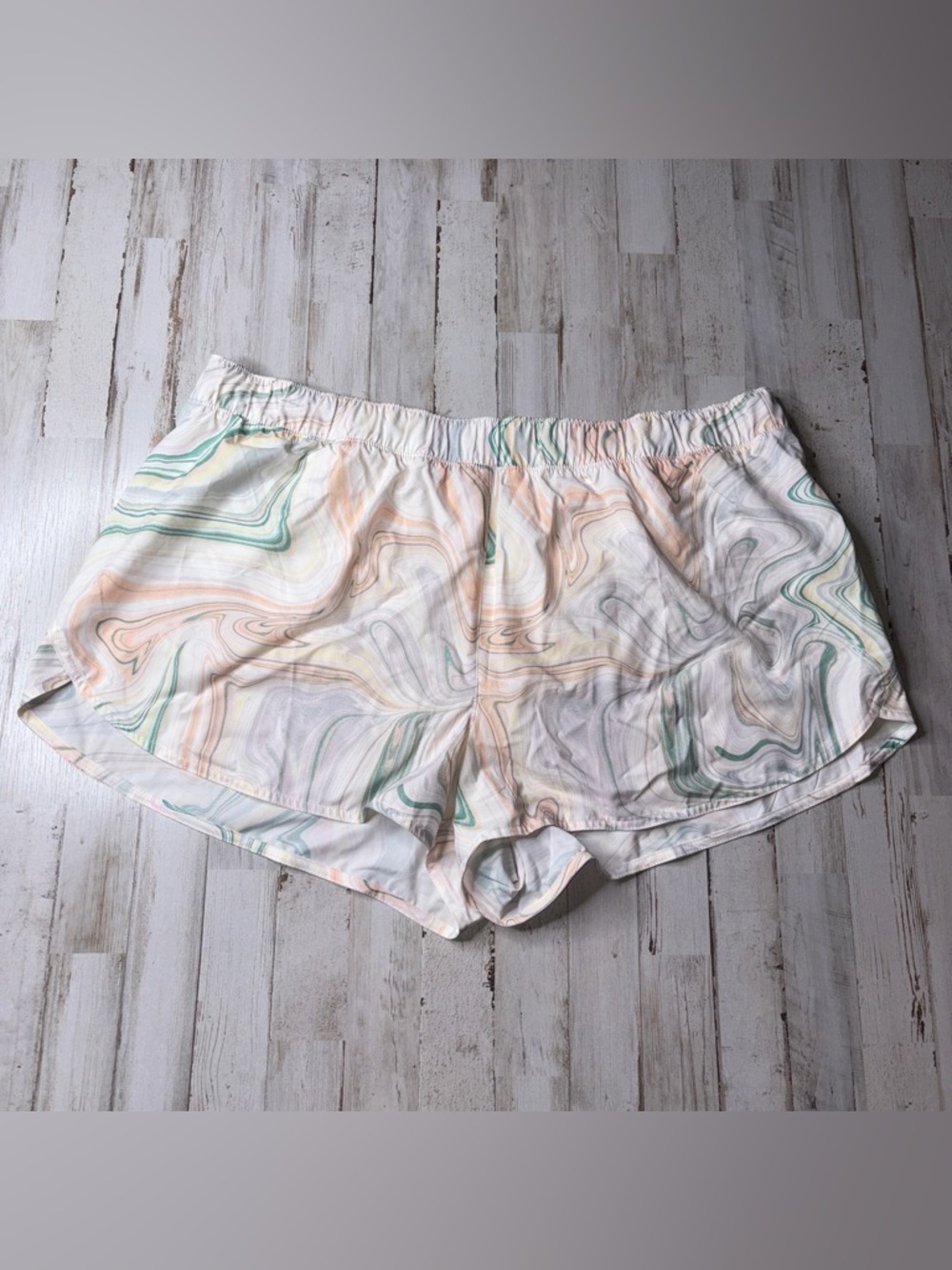 Old Navy Active Powersoft Quick Dry Plus Size 2X Pastel Swirl Shorts NWT!